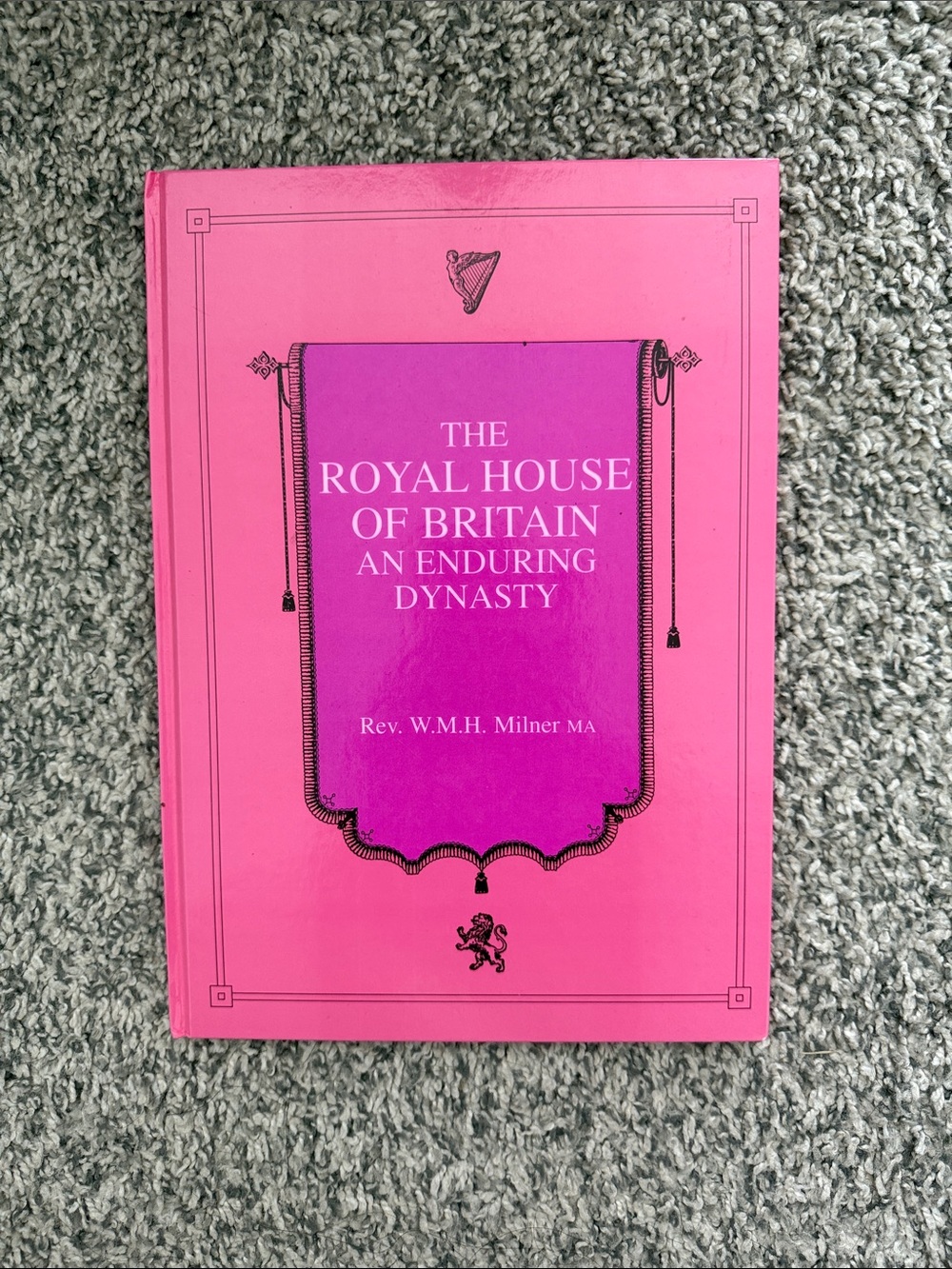 The Royal House of Britain - Pink Hardcover Book
